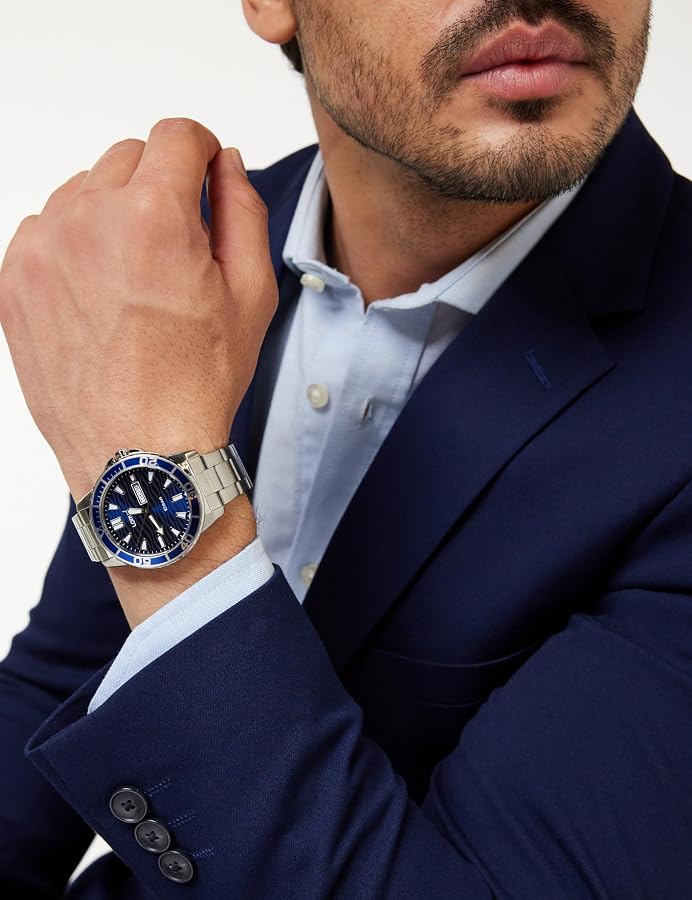 Lorus 42mm Quartz – Dark Blue Sunray Dial | Stainless Steel Bracelet | Day-Date — view 8