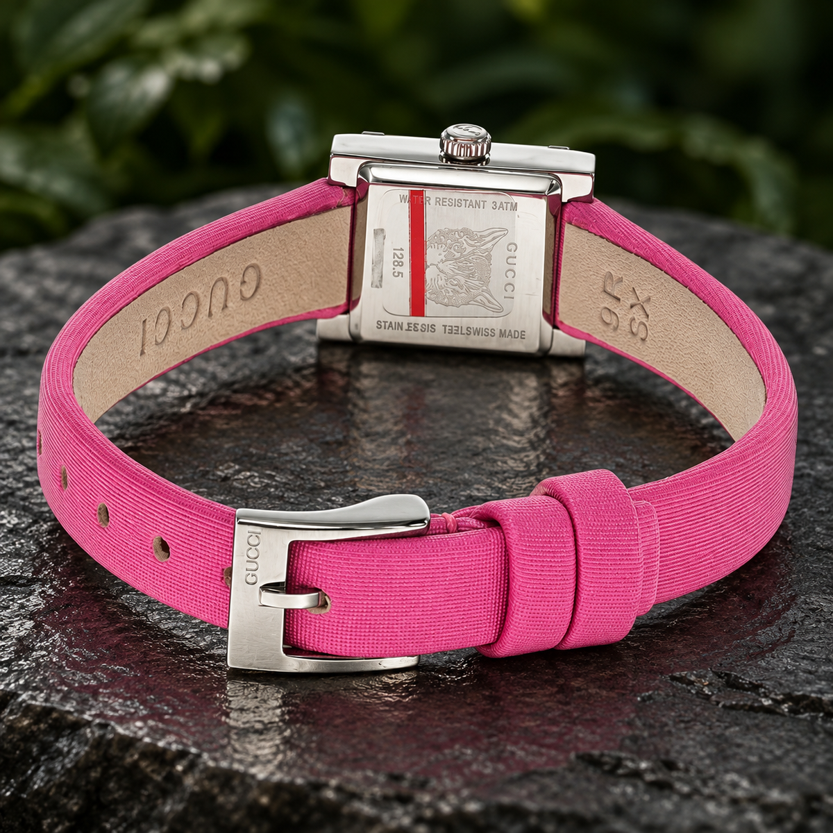 Gucci G-Frame YA128533 Fuchsia Mother-of-Pearl Watch – 14 × 18m — view 4