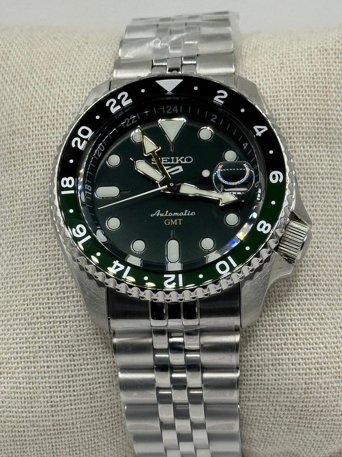 Seiko 5 Sports GMT SSK035K1 – Green Dial Automatic GMT — view 9