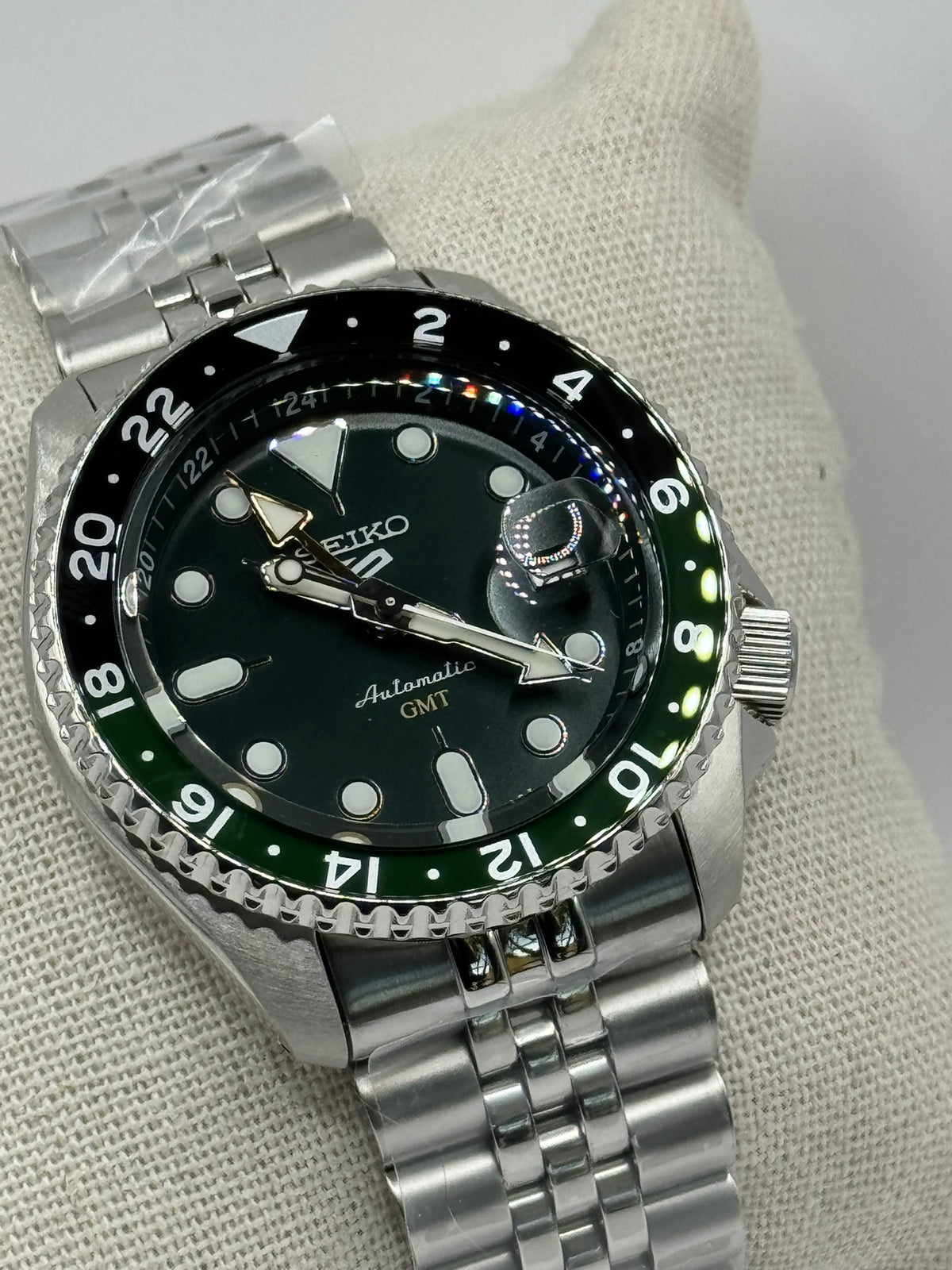 Seiko 5 Sports GMT SSK035K1 – Green Dial Automatic GMT — view 11