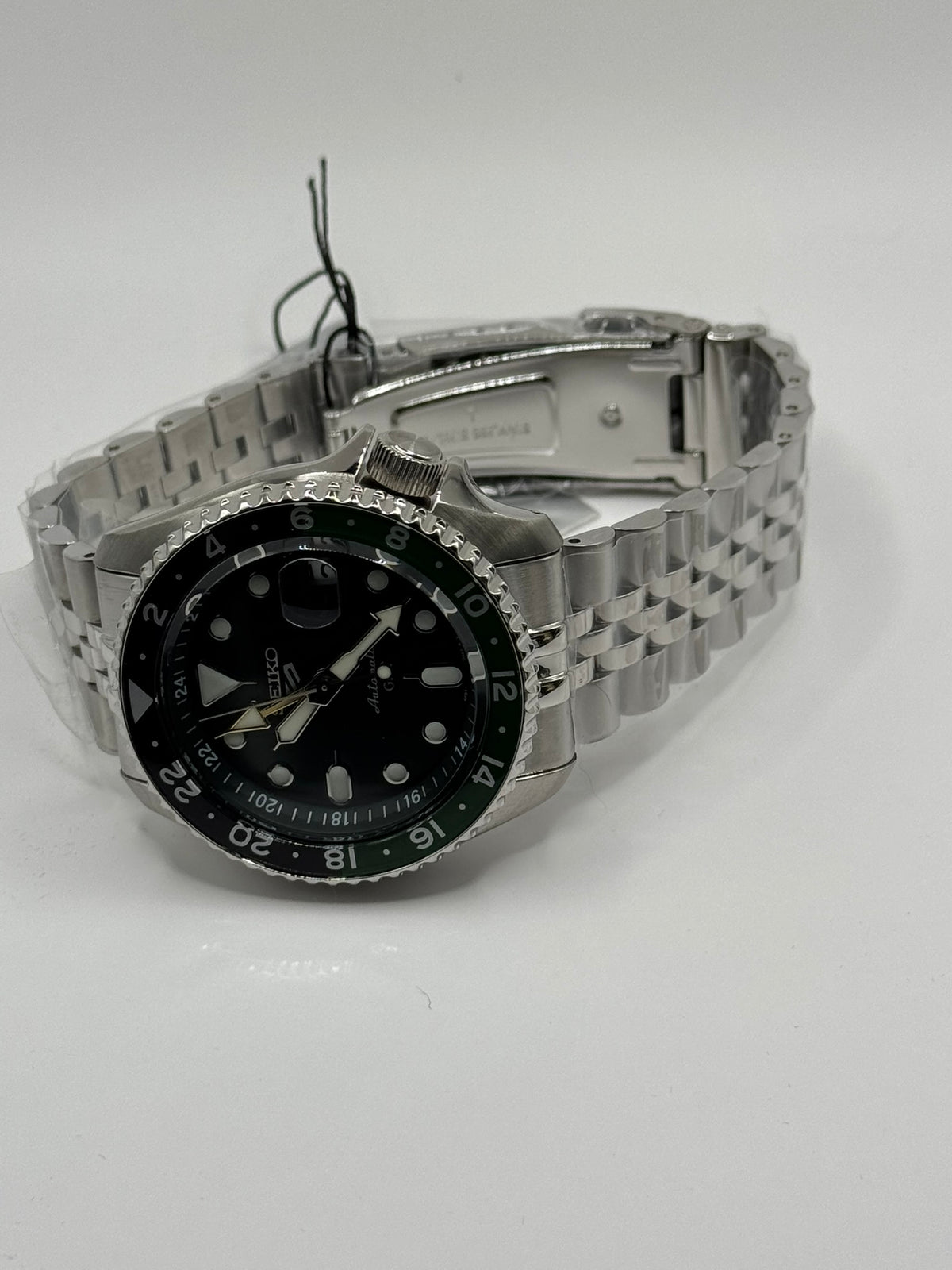Seiko 5 Sports GMT SSK035K1 – Green Dial Automatic GMT — view 14