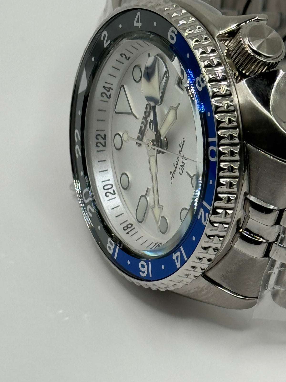 Seiko 5 Sports GMT SSK033 – Silver Dial / Blue &amp; Black GMT — view 10
