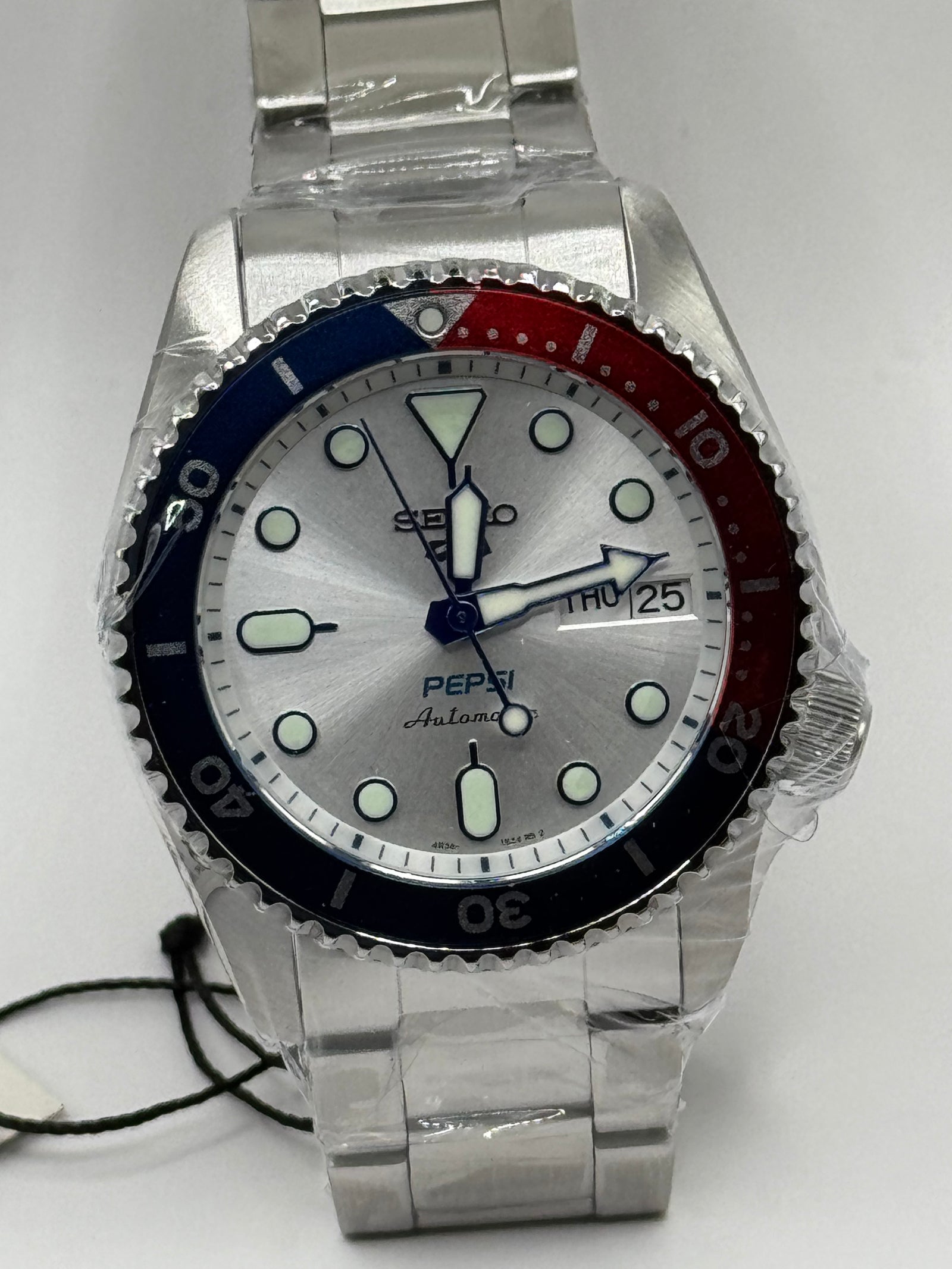 Seiko 5 Sports SRPL99 – Limited Edition Automatic – Pepsi Bezel — view 2
