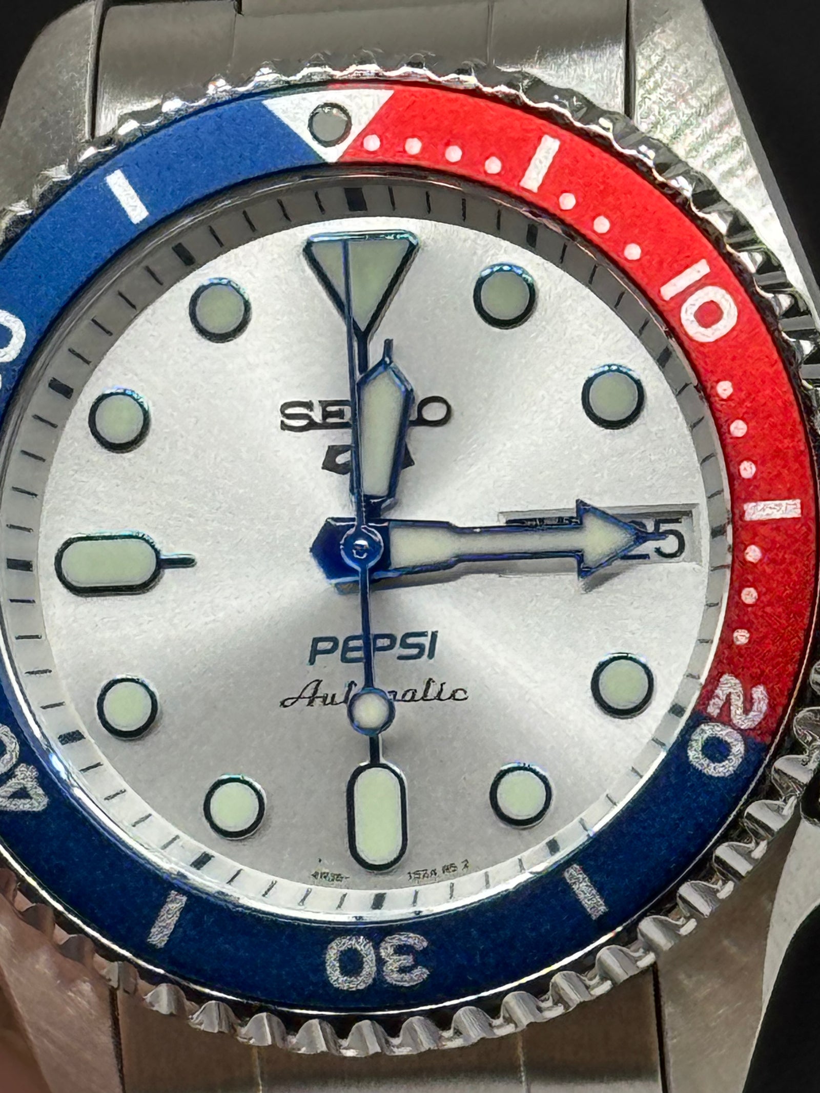 Seiko 5 Sports SRPL99 – Limited Edition Automatic – Pepsi Bezel — view 3
