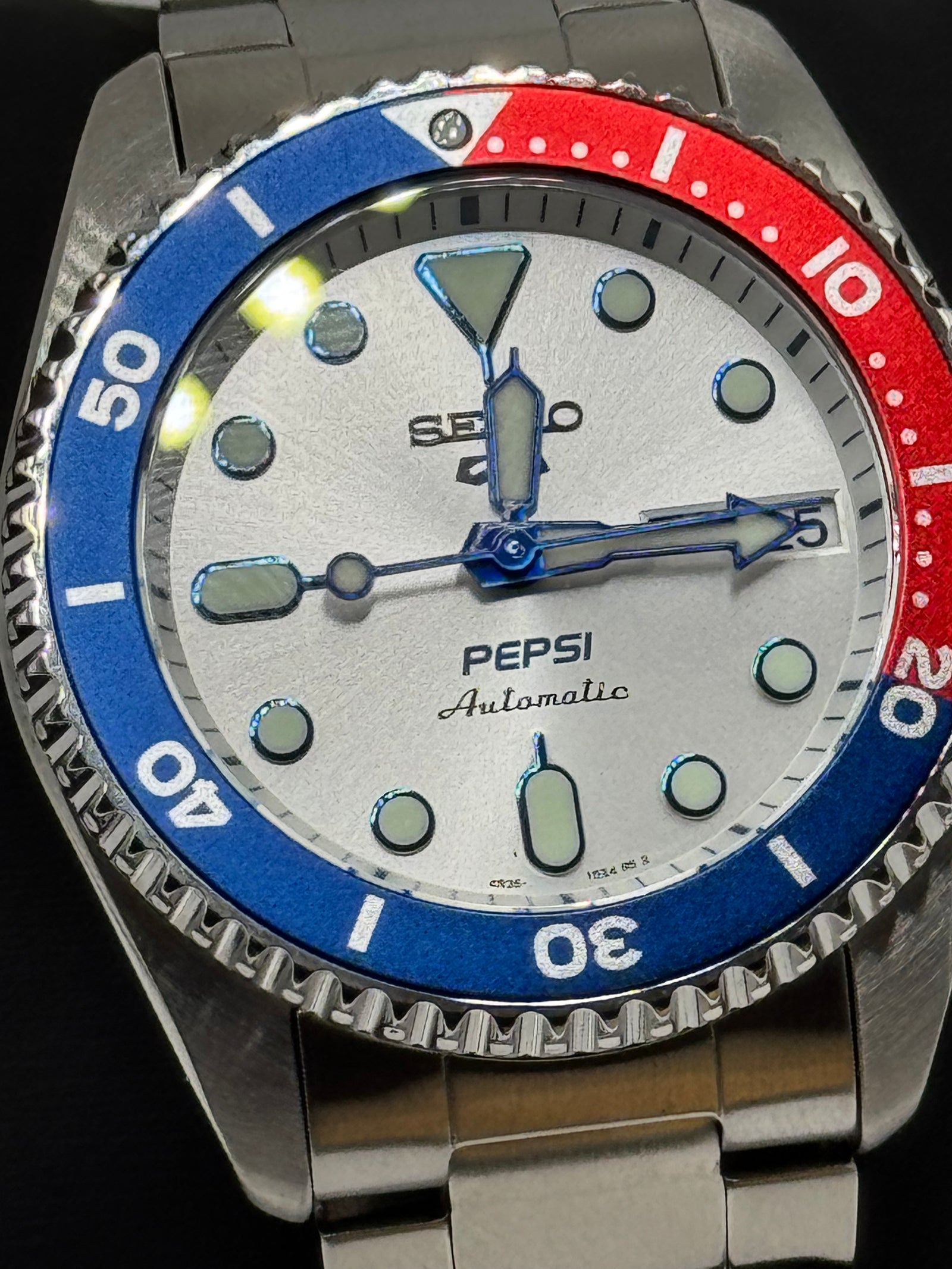 Seiko 5 Sports SRPL99 – Limited Edition Automatic – Pepsi Bezel — view 4