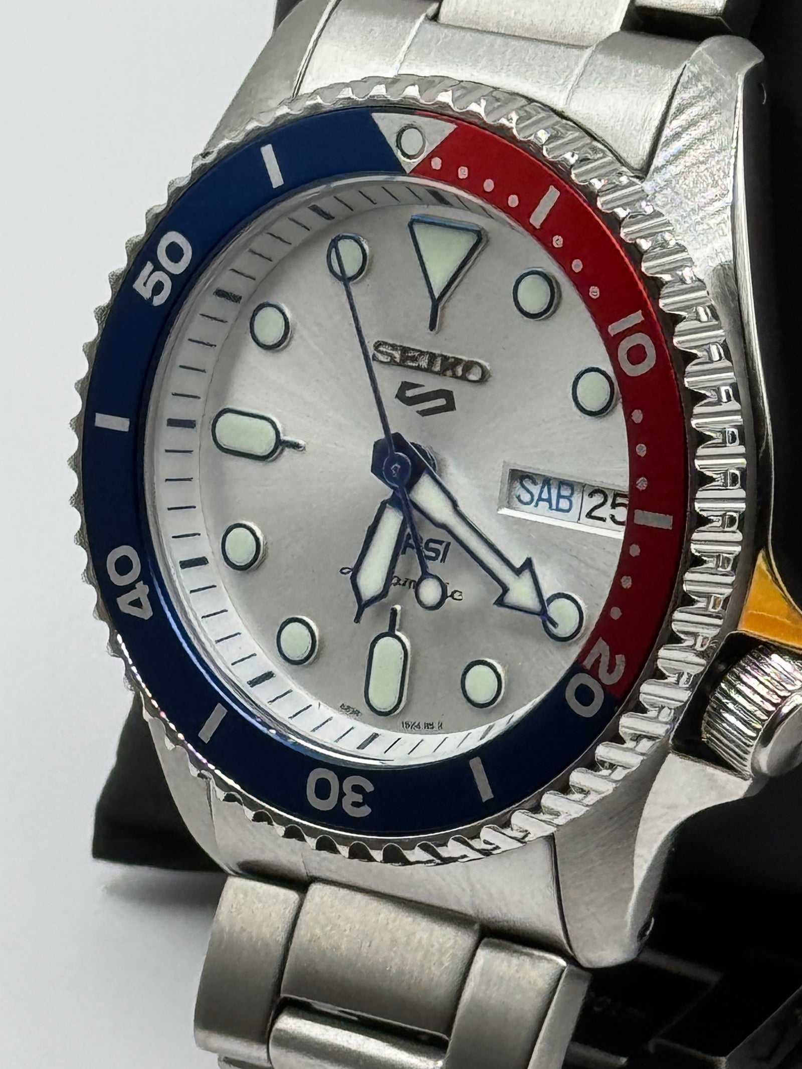 Seiko 5 Sports SRPL99 – Limited Edition Automatic – Pepsi Bezel — view 8