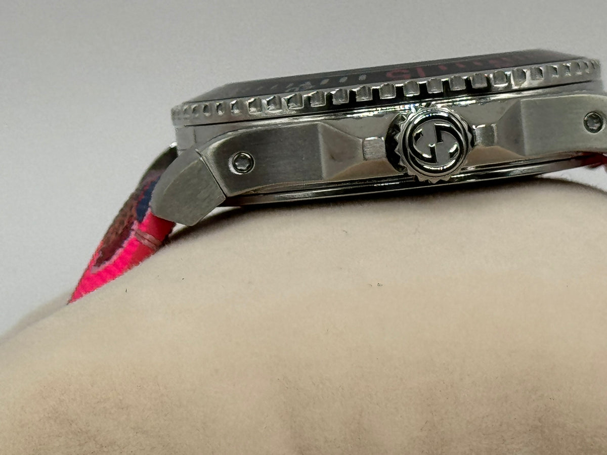 Gucci Dive – Pink/Black Dial – Swiss Made – 200M — view 8