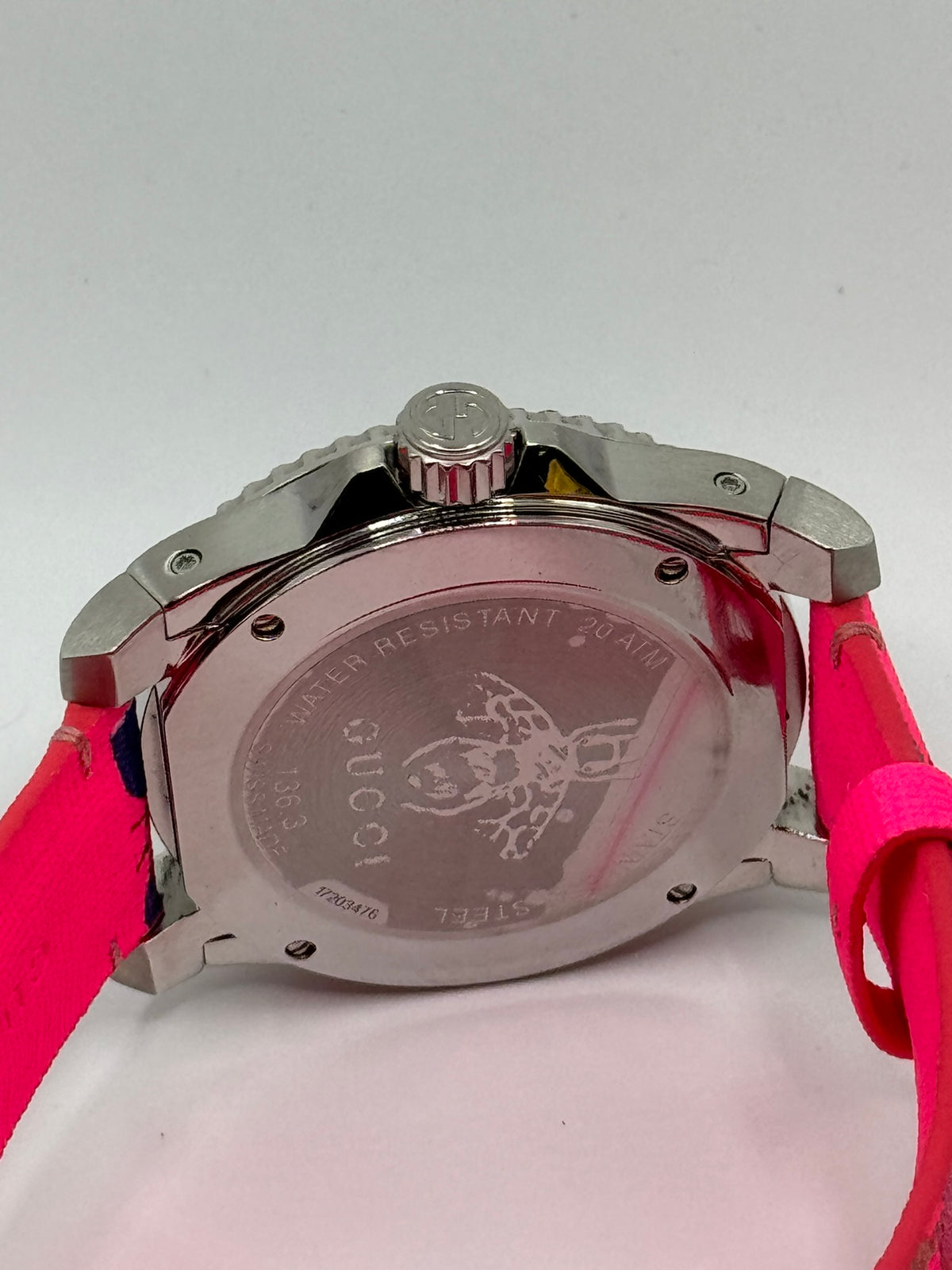 Gucci Dive – Pink/Black Dial – Swiss Made – 200M — view 12