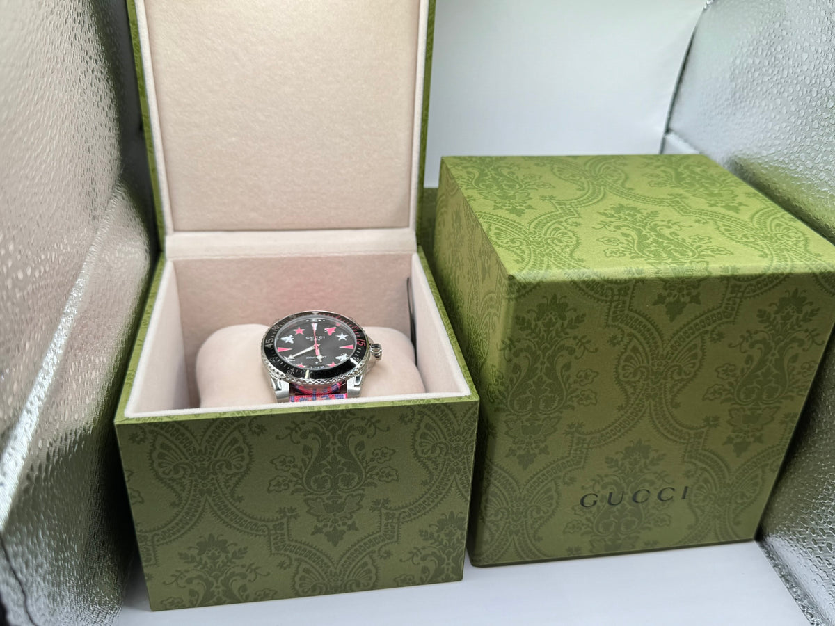 Gucci Dive – Pink/Black Dial – Swiss Made – 200M — view 13