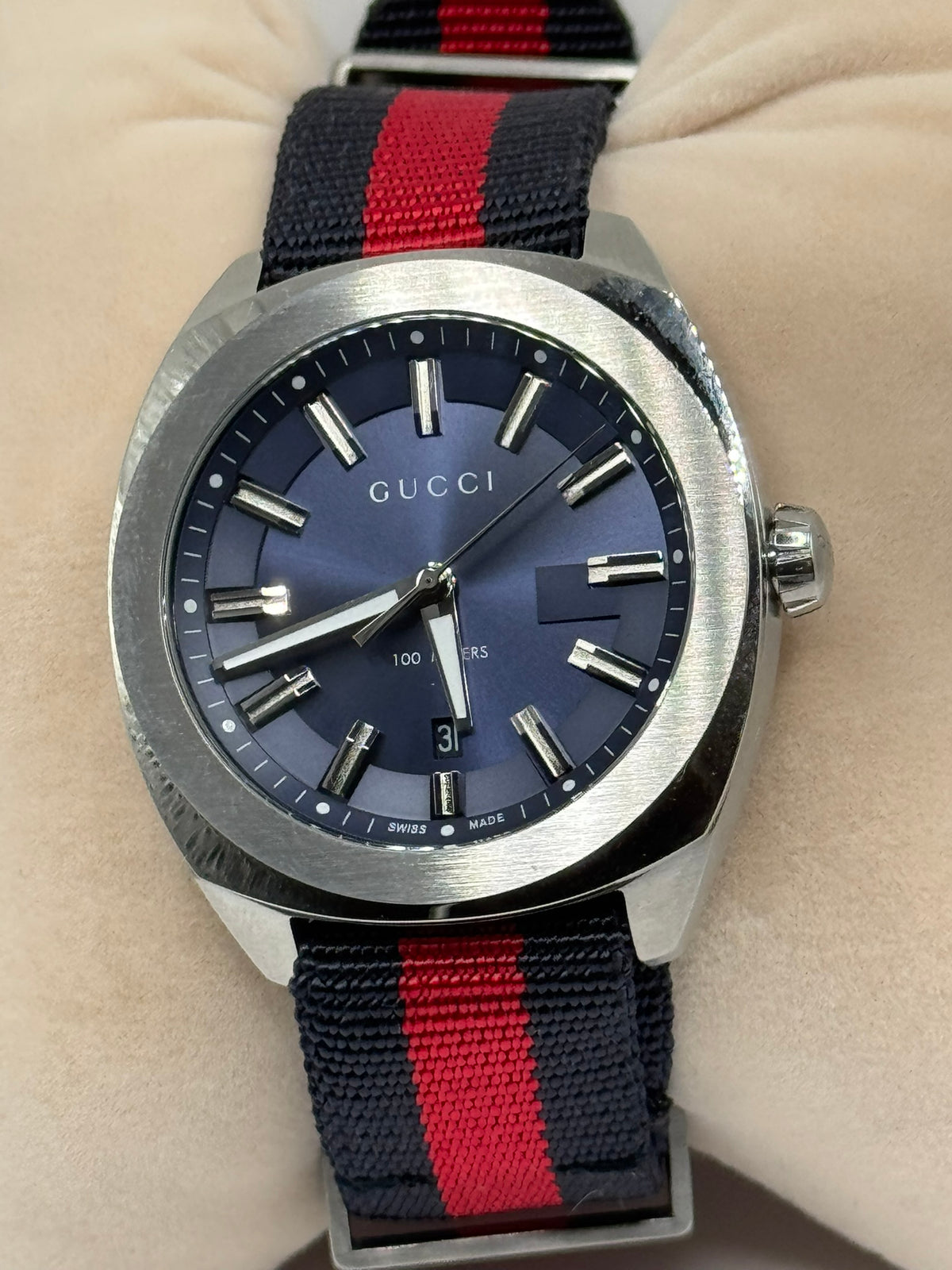 Gucci GG2570 Blue Dial – Swiss Made – Red &amp; Blue Web Strap — view 3