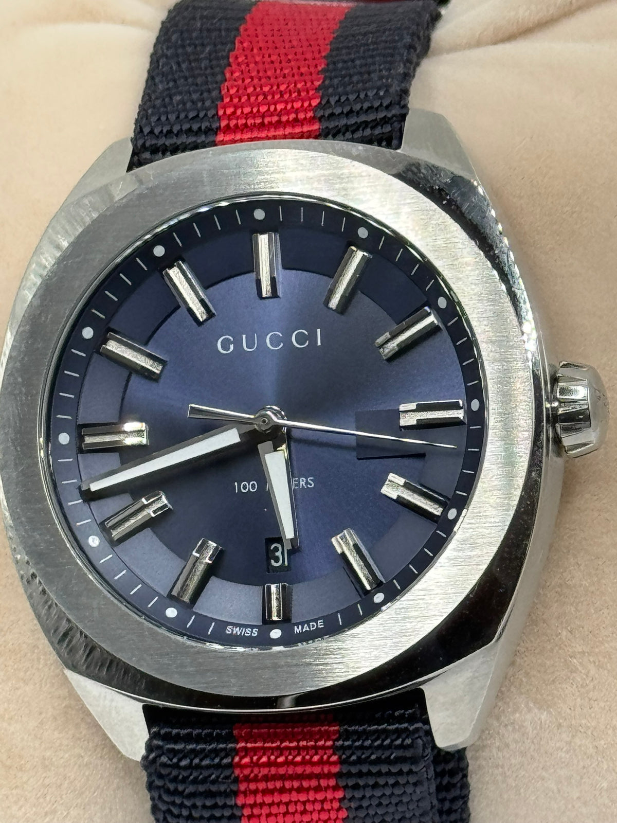 Gucci GG2570 Blue Dial – Swiss Made – Red &amp; Blue Web Strap — view 4