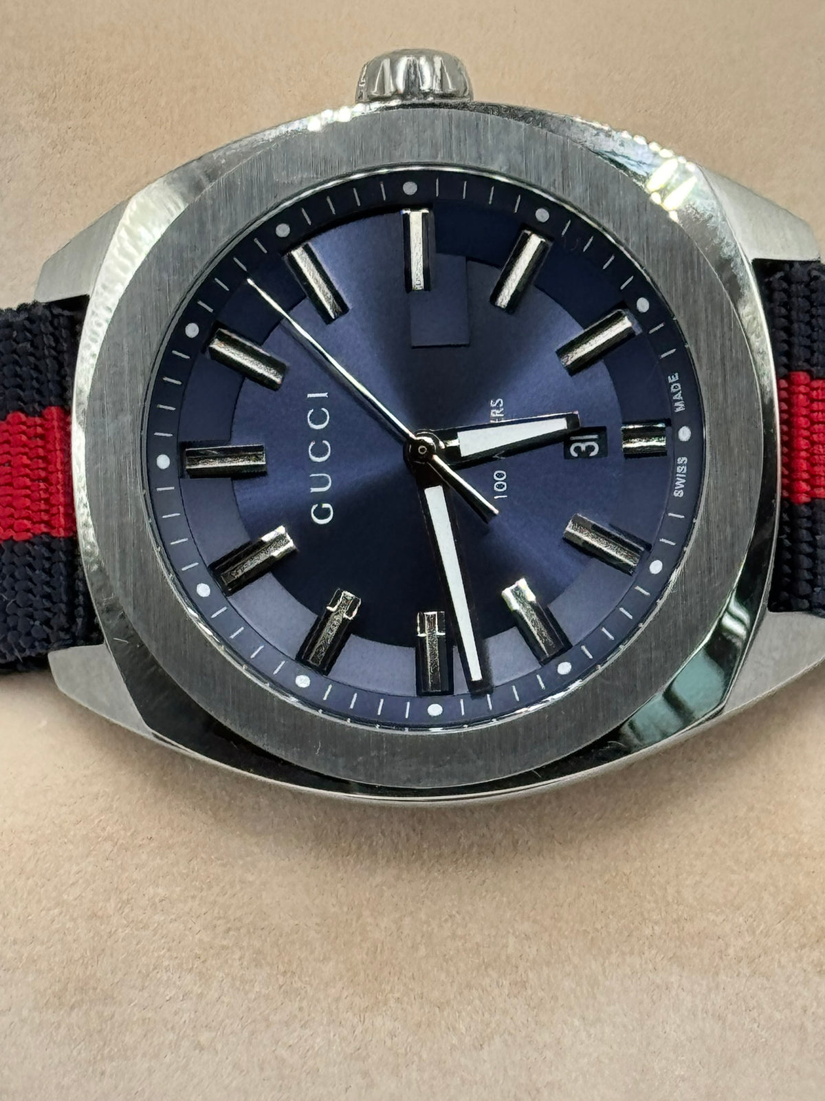 Gucci GG2570 Blue Dial – Swiss Made – Red &amp; Blue Web Strap — view 10