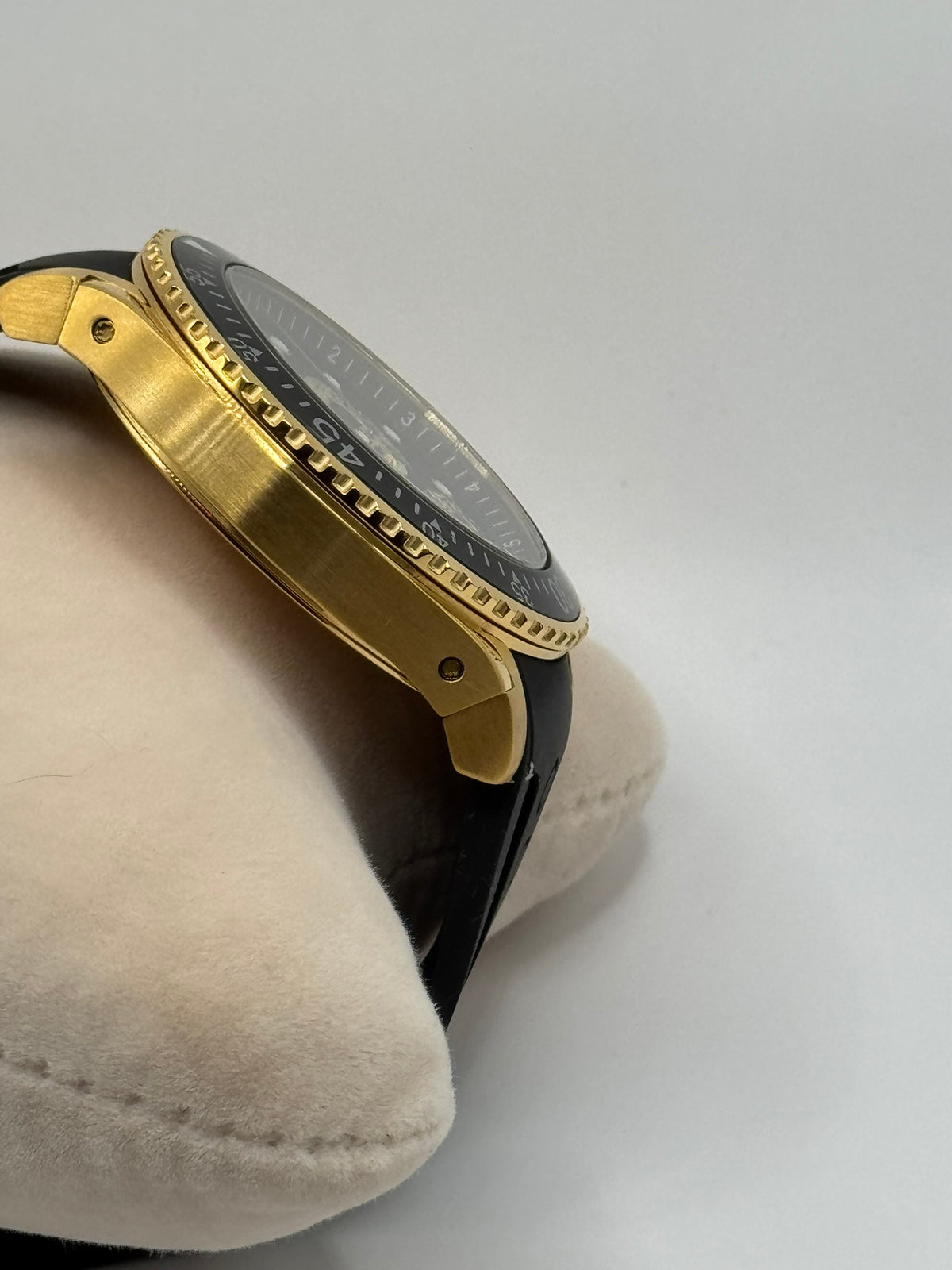 Gucci Dive Kingsnake YA136219 – 45mm – Gold PVD – Swiss Made — view 8
