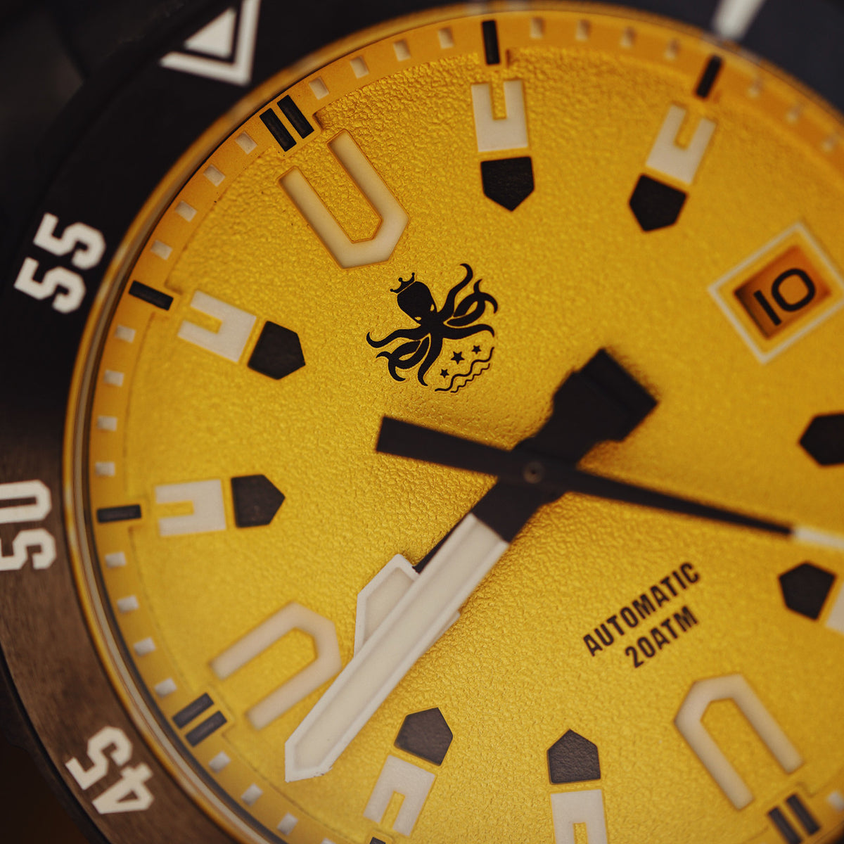 PHOIBOS APOLLO DLC 200M Automatic Diver Watch PY056FX – Yellow "High Beat" Movement — view 3