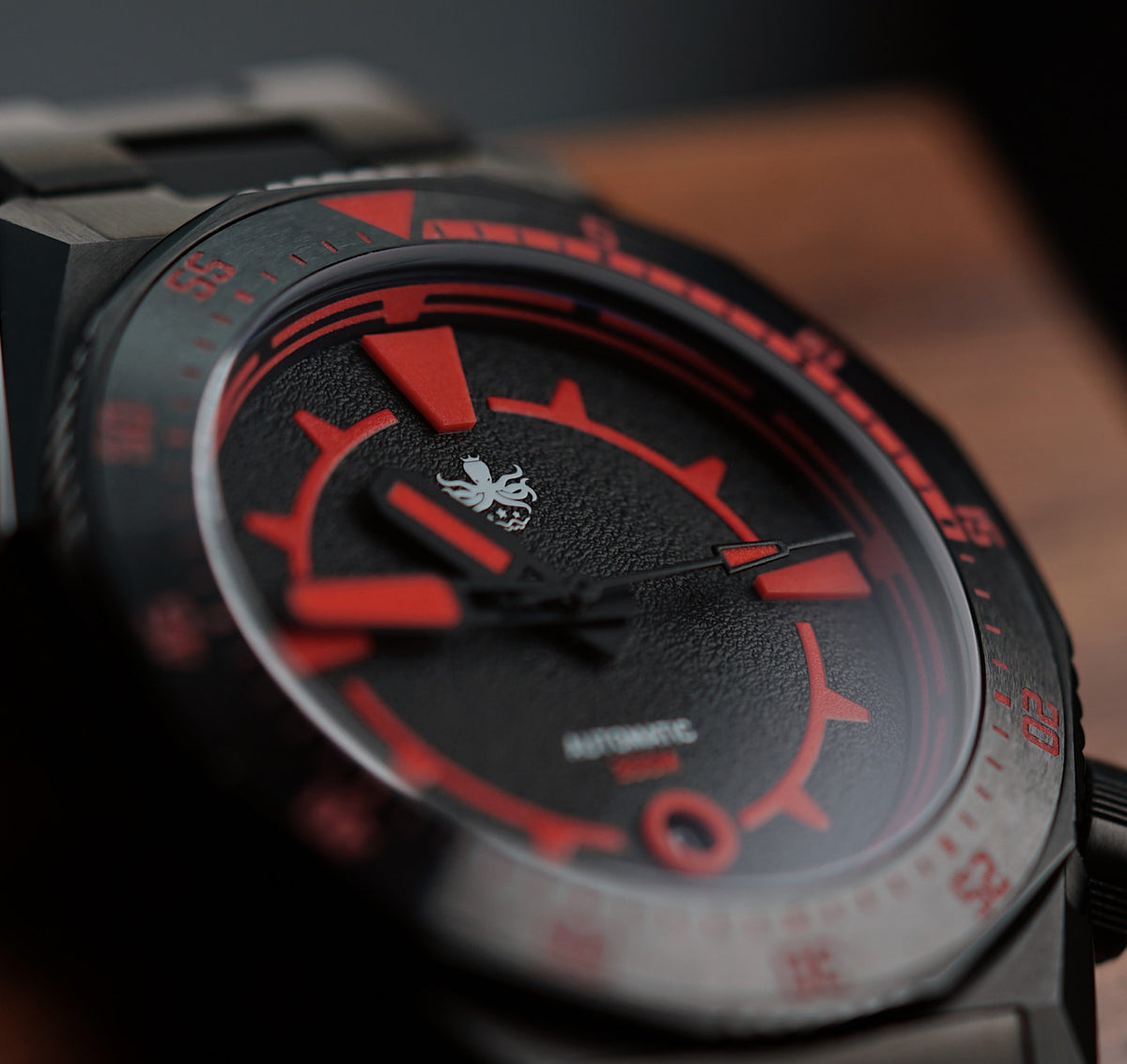 PHOIBOS Depth Hunter DLC PY060DX – Black – 300M Automatic Diver "High Beat" Movement — view 3
