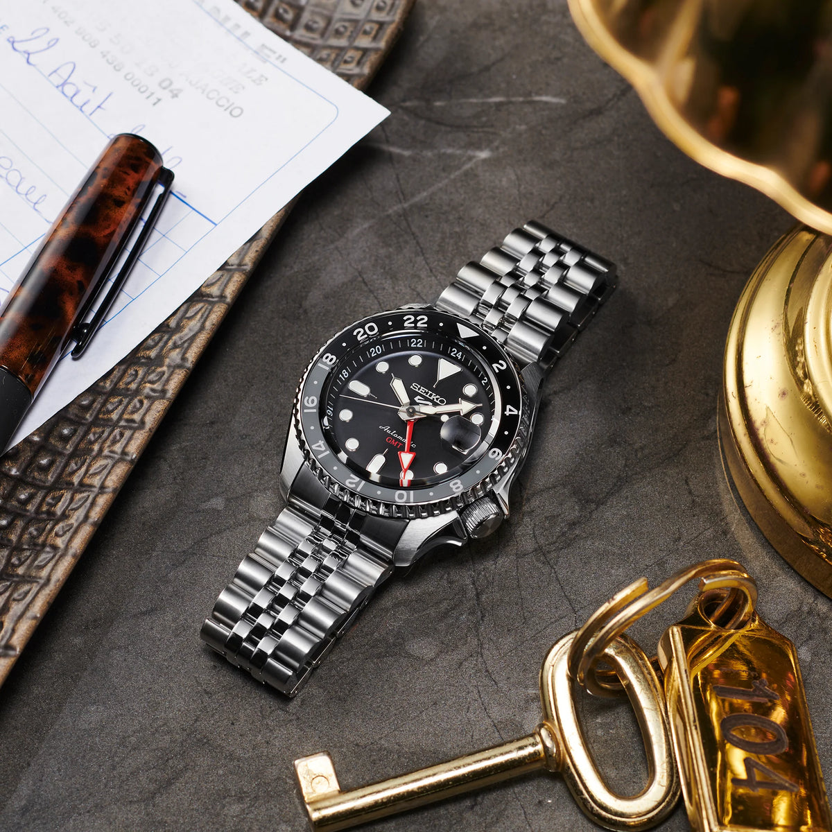 Seiko 5 Sports GMT SSK001 “Bruce Wayne” – Black Dial Automatic GMT — view 9