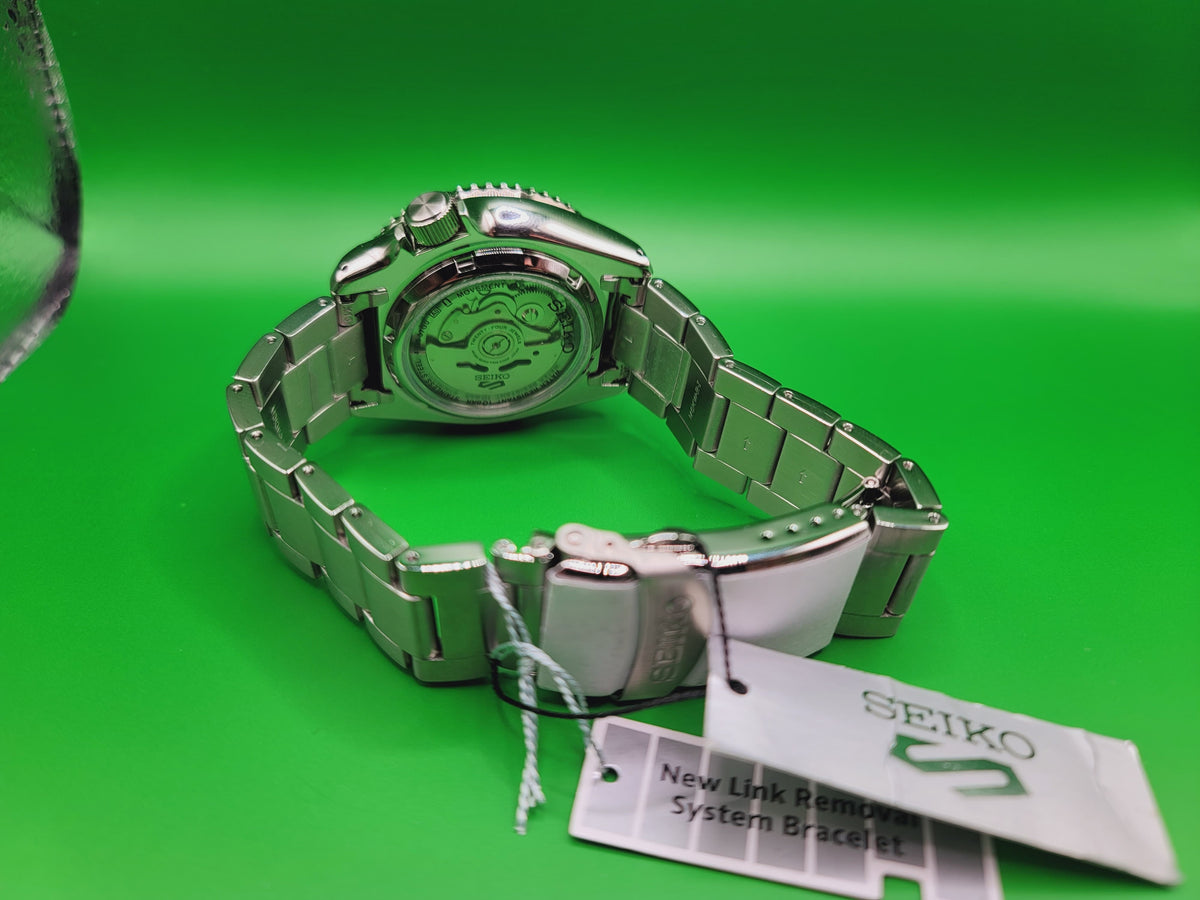Seiko 5 Sports SRPD51K1 — one of the best-selling Seiko 5 Sports — view 6