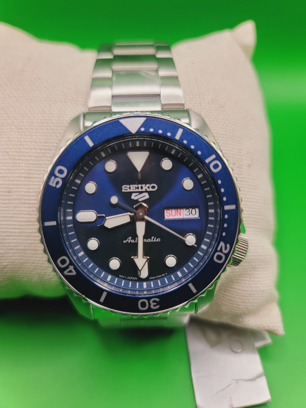 Seiko 5 Sports SRPD51K1 — one of the best-selling Seiko 5 Sports — view 7