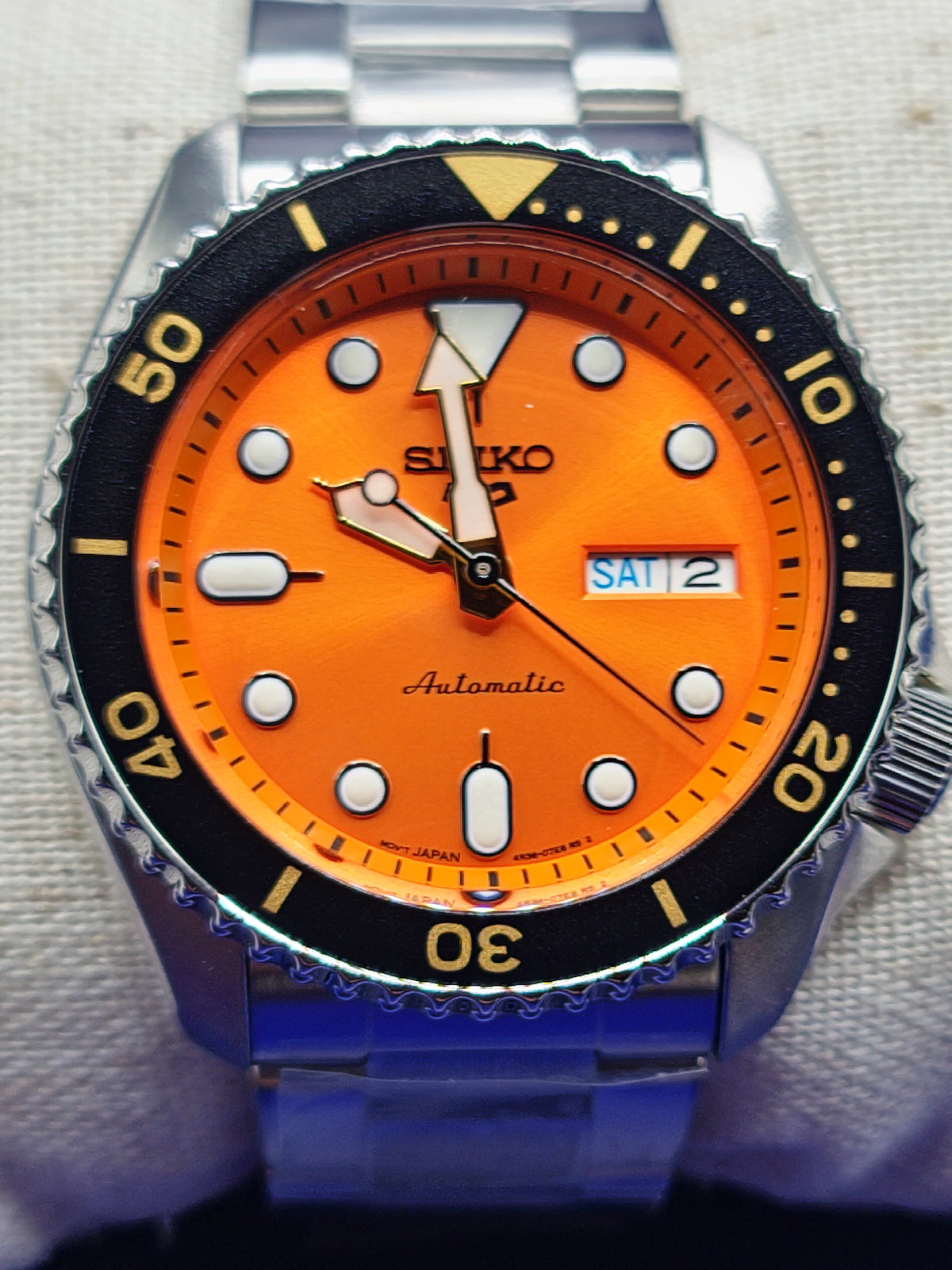 SEIKO 5 SPORTS SRPD59K1 AUTOMATIC Orange Dial Diver Style “Orange Is The New Adventure.” — view 8