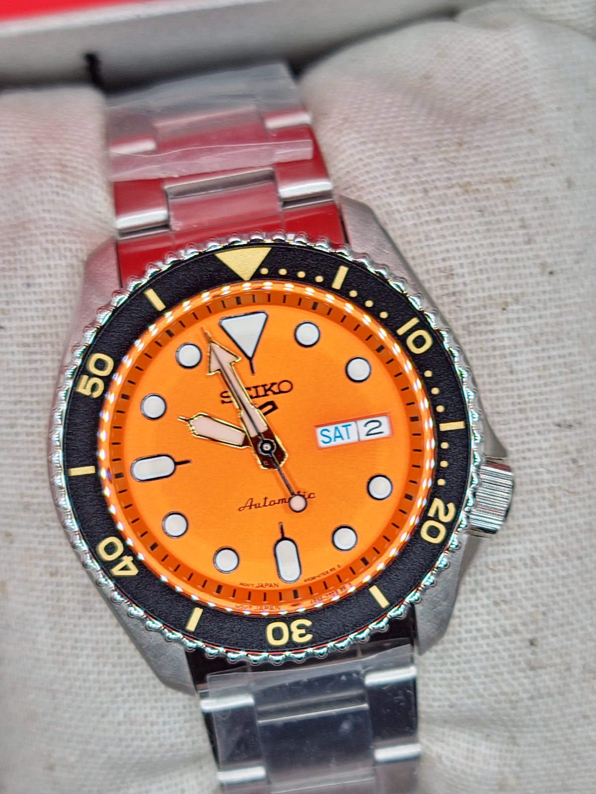 SEIKO 5 SPORTS SRPD59K1 AUTOMATIC Orange Dial Diver Style “Orange Is The New Adventure.” — view 2