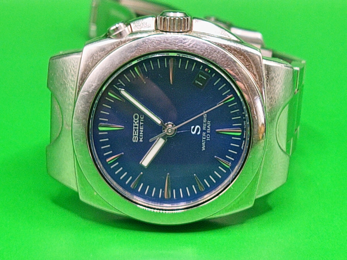 Seiko Kinetic “S” Ref. 5M63-0A30  Blue Sunburst Dial – Early 2000s Japanese Kinetic Classic — view 2