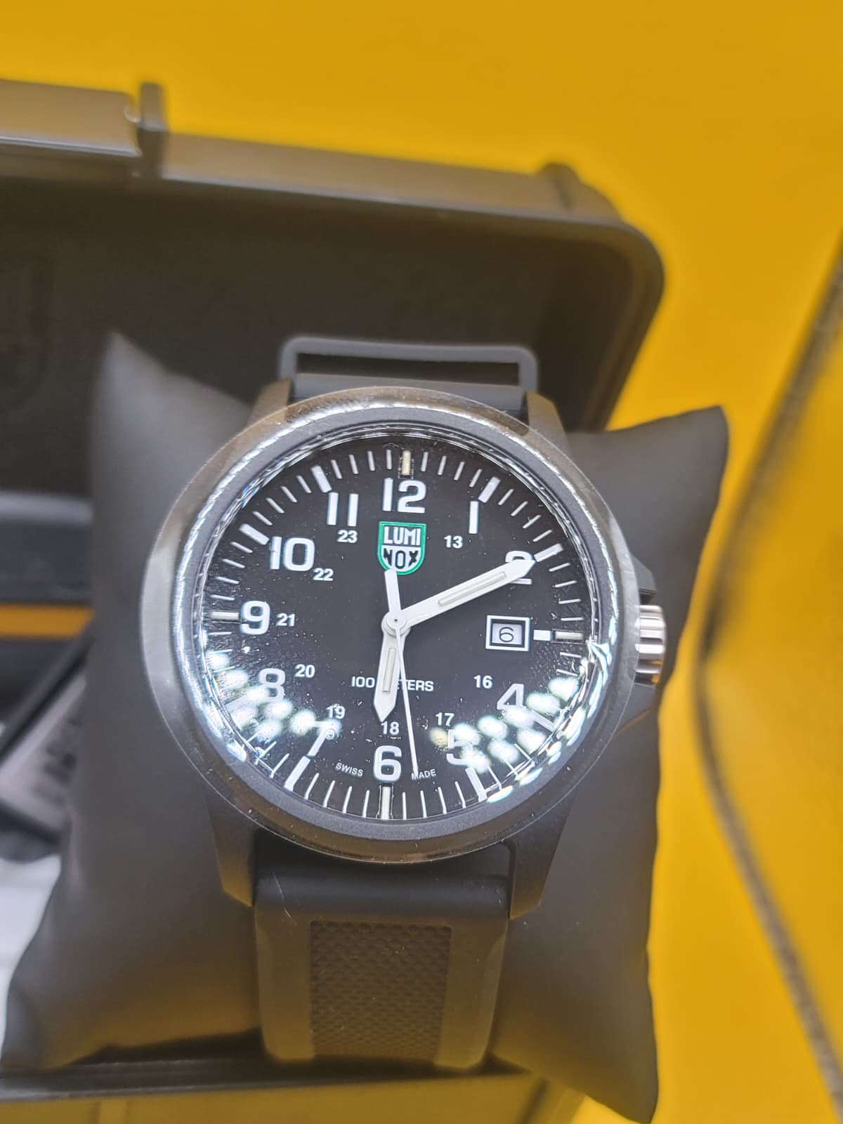 Luminox x2.2401 — view 2