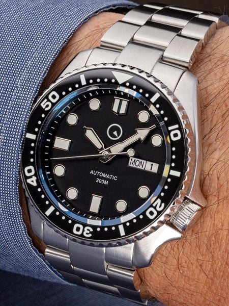 Islander ISL-02 Automatic Dive Watch – Black Dial – Sapphire Crystal – Luminous Ceramic Bezel – 200M — view 11