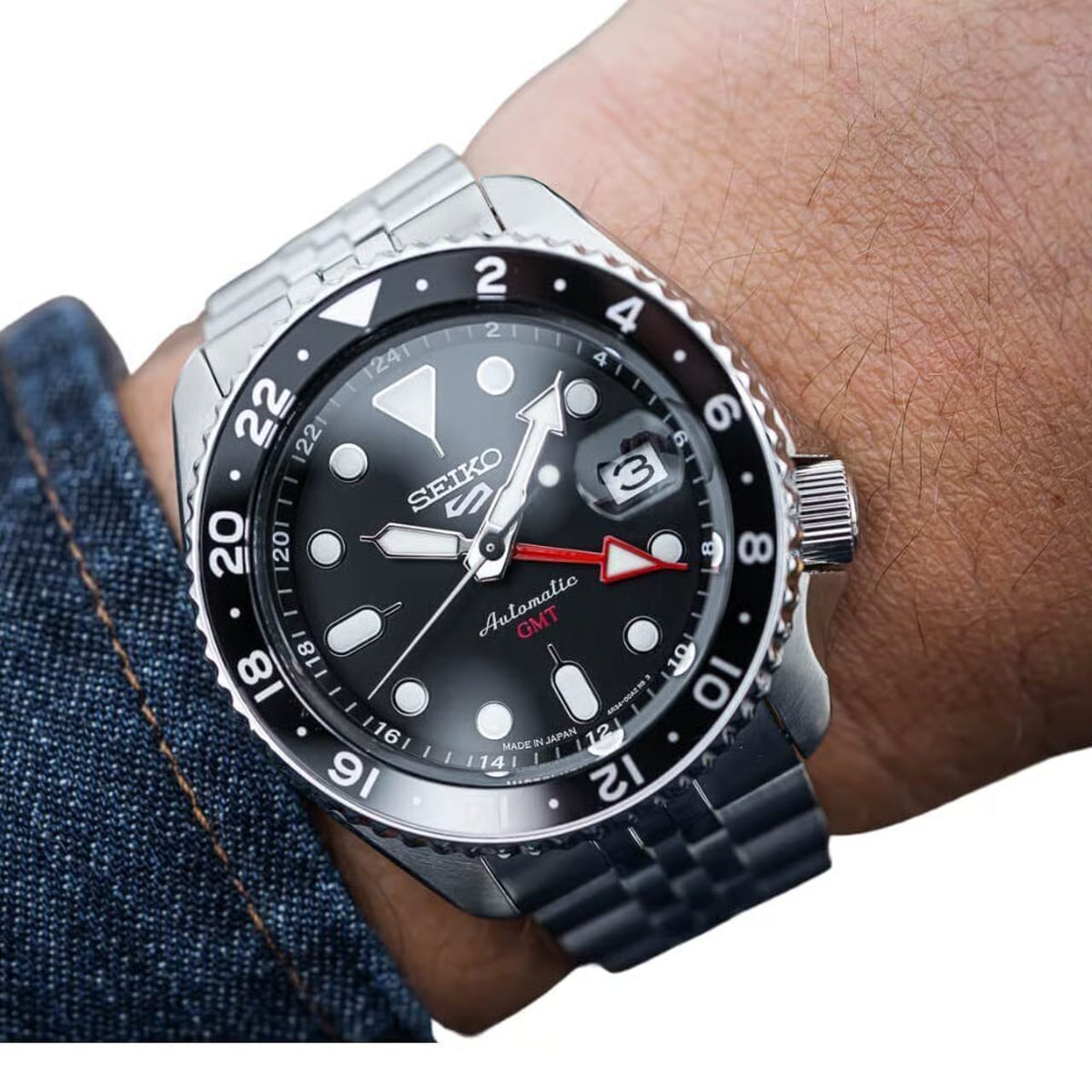 Seiko 5 Sports GMT SSK001 “Bruce Wayne” – Black Dial Automatic GMT — view 12