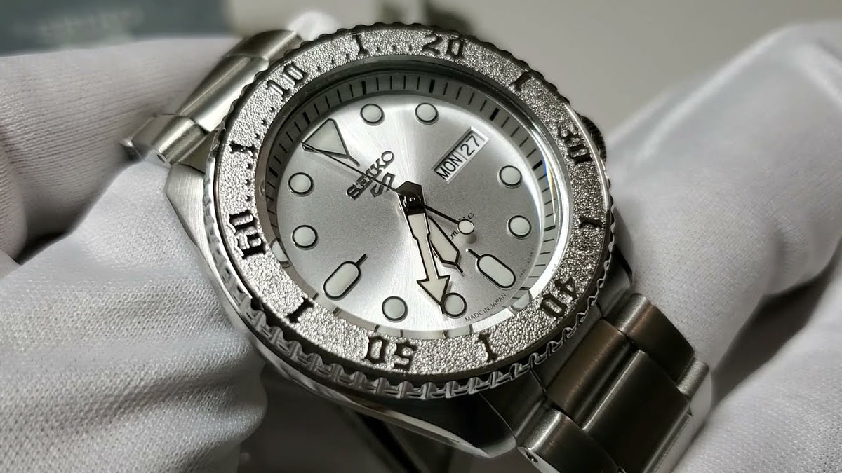 Seiko 5 Sports SRPE71 – Silver Dial Automatic Watch — view 3