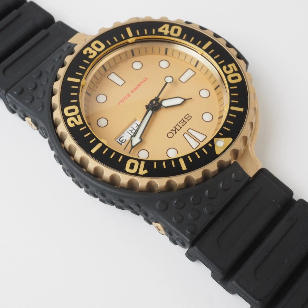 Seiko Giugiaro Air Divers 200m Numbered Limited Edition 1130/2000 – Gold Dial – 43.8mm – 7N36 Quart — view 6